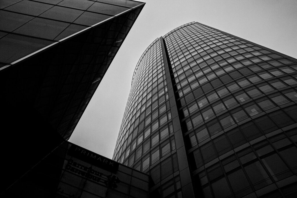 découvrez les différences entre les agences de recrutement commercial à grenoble et lyon pour choisir la meilleure option adaptée à vos besoins en recrutement.