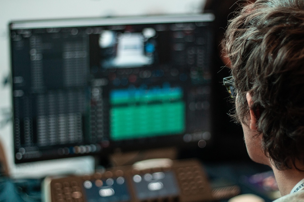 découvrez les avantages du travail à distance, conseils pour rester productif et outils essentiels pour réussir votre télétravail efficacement.